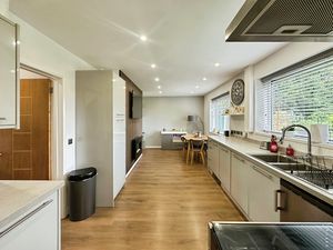 Kitchen/ Diner- click for photo gallery